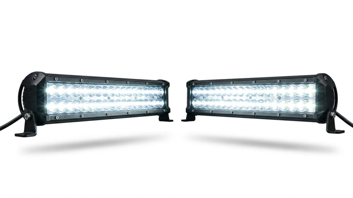Paire de barres LED CREE double rangée allumées en éclairage blanc puissant pour 4x4 et SUV