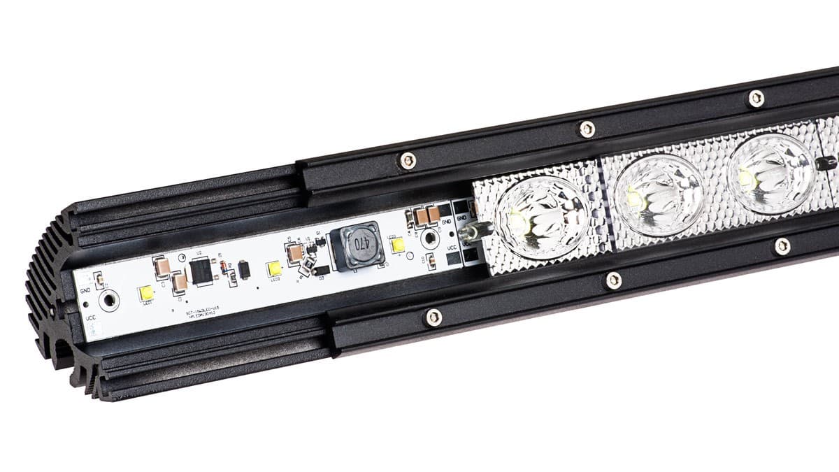 Détail technique du circuit imprimé et des optiques LED de la rampe DAKAR 90W