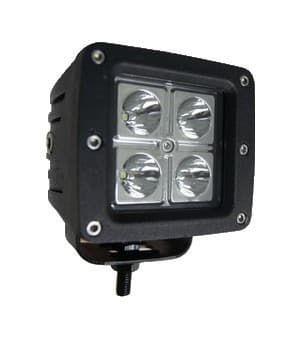 Feu LED moto 20W carré compact vue de face, optique spot 4 LEDs, fixation étrier inférieure filetée