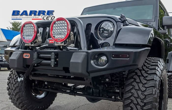 Phare LED 96W 32 leds installé sur pare-chocs ARB de Jeep Wrangler tout-terrain