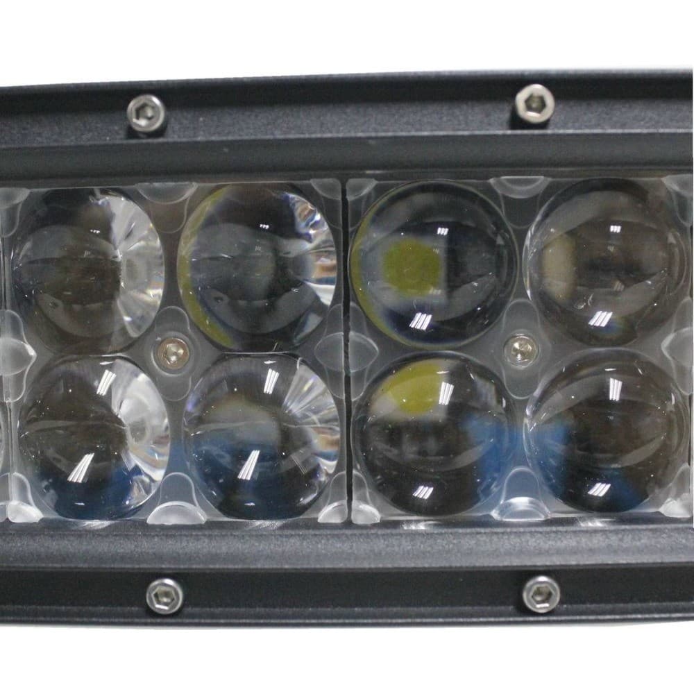 Détail macro des lentilles 4D bombées de la barre LED longue portée 300W, optique haute performance