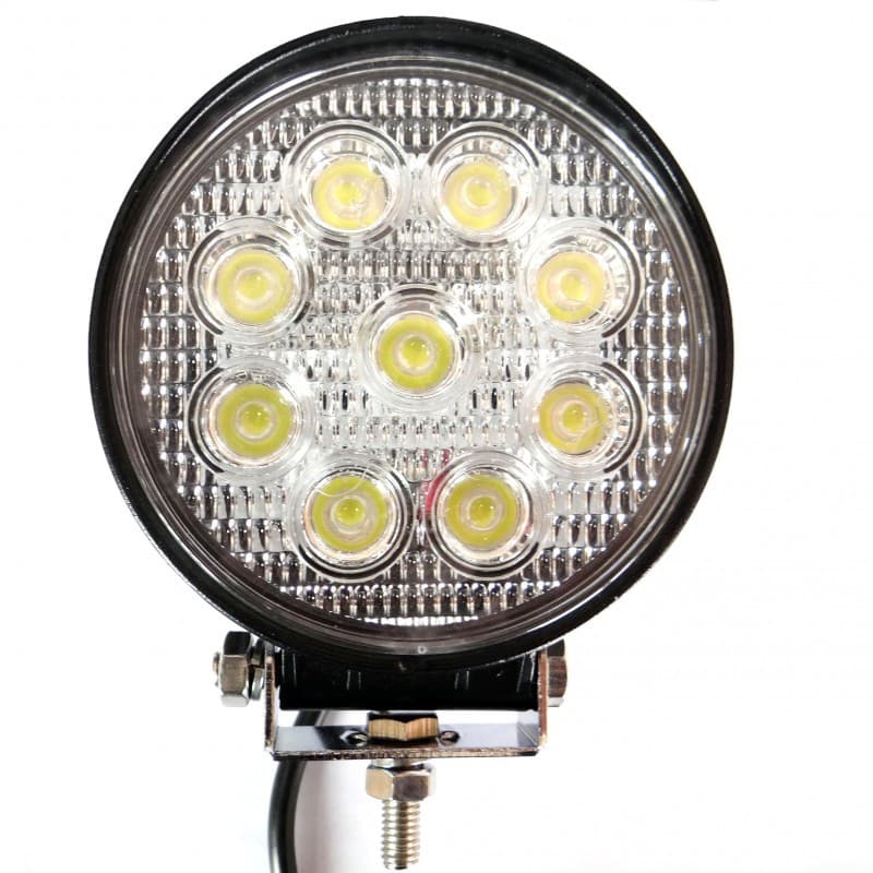 Projecteur de travail LED 27W vue frontale rapprochée montrant les 9 LED CREE et le réflecteur