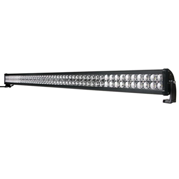 Barre LED 300W 1350mm vue trois-quarts avant, boîtier aluminium noir et optiques double rangée pour véhicule rallye